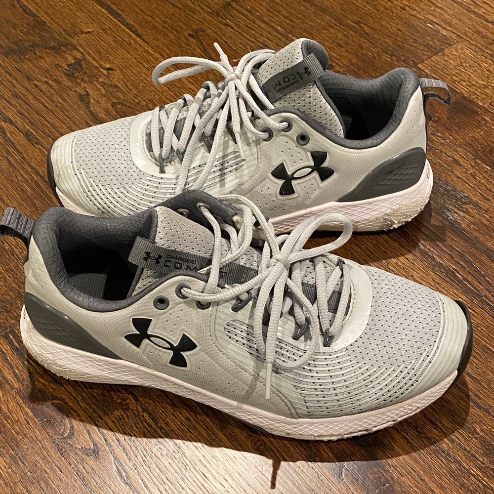 Men’s Under Armour Light Gray Running Shoes